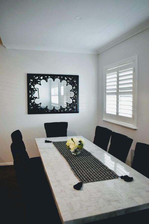 Cocobrew Boutique Apartments 록햄프턴 외부 사진