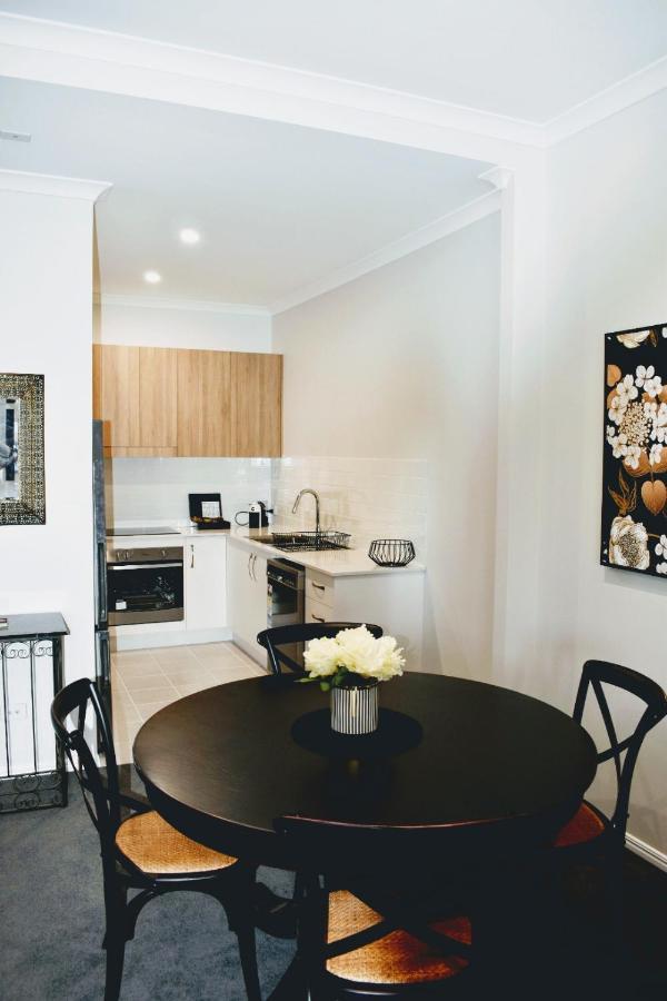 Cocobrew Boutique Apartments 록햄프턴 외부 사진