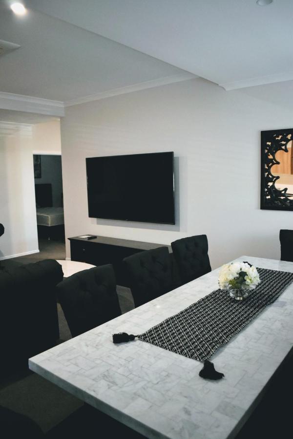 Cocobrew Boutique Apartments 록햄프턴 외부 사진